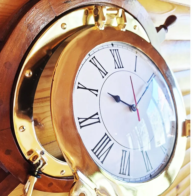 Luxury wall clock in the shape of a steering wheel